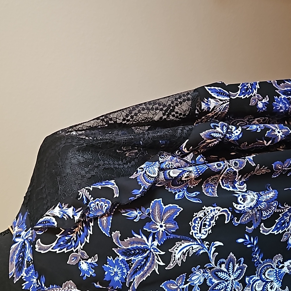 Short front, long back Shirt. - Picture 10 of 14